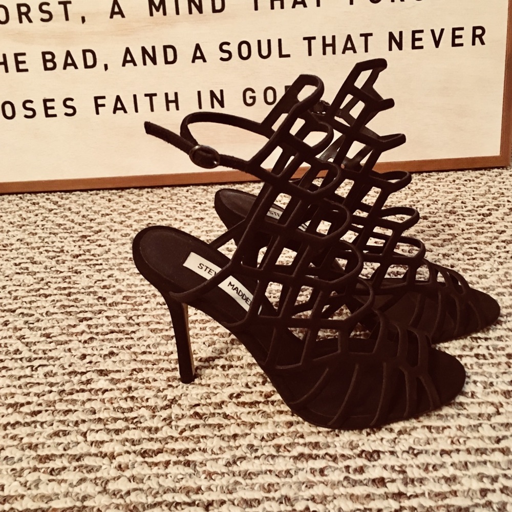 STEVE MADDEN black heels, size 8!